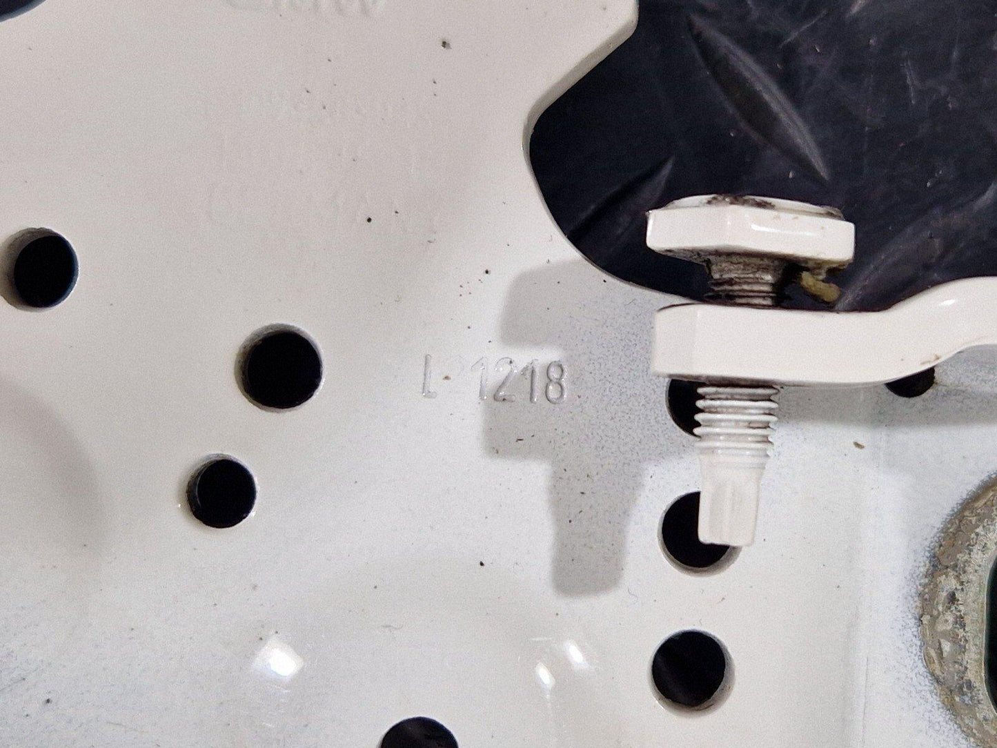 12-18 BMW 3 SERIES F30 F31 FRONT LEFT BONNET HOOD HINGE IN WHITE 7286343