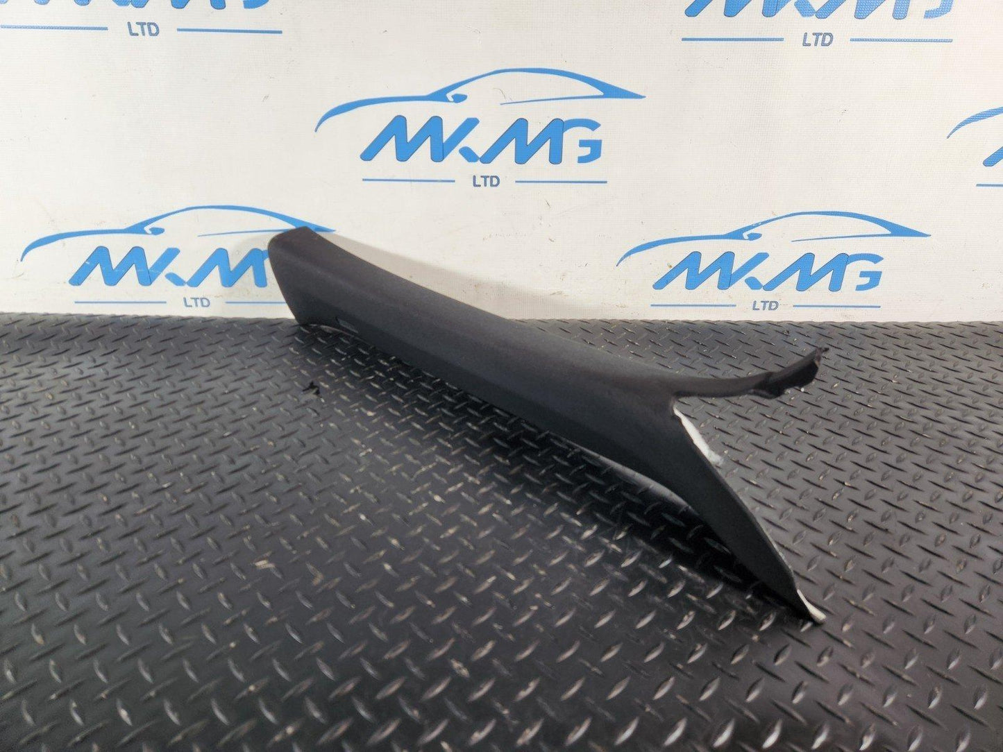 10-18 VW TOUAREG 7P GENUINE RIGHT O/S BLACK A PILLAR TRIM 7P6867234T