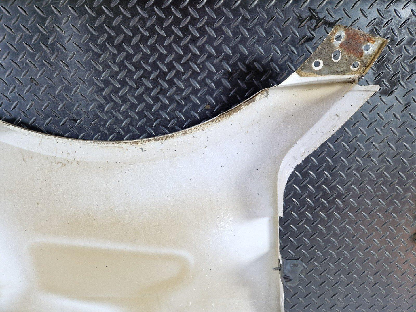 18-ON MERCEDES BENZ SPRINTER W907 FRONT LEFT PASSENGER SIDE WING FENDER