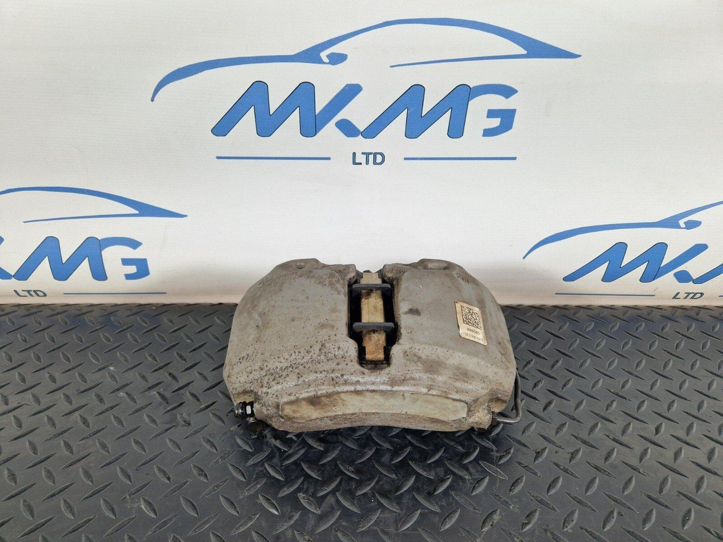 16-19 AUDI A4 B9 AVANT FRONT LEFT BRAKE CALIPER WITH BRAKE PAD 8W05BG