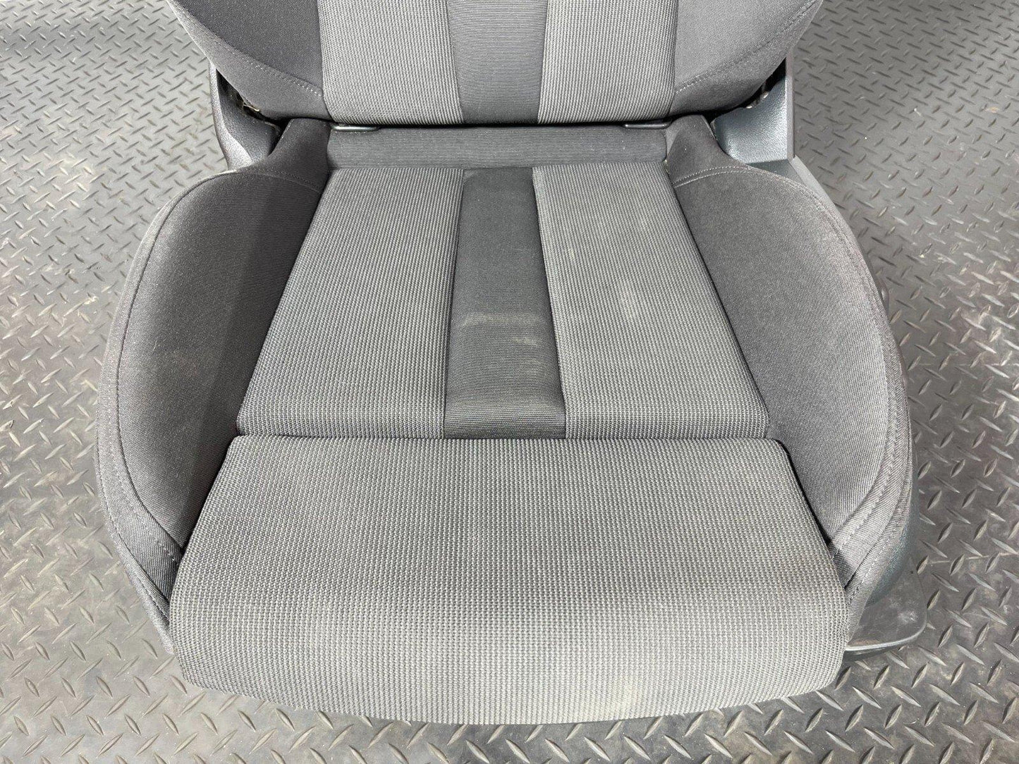 16-19 AUDI A4 B9 ESTATE GENUINE FRONT LEFT PASSENGER SIDE ELECTRIC SEAT CLOTH