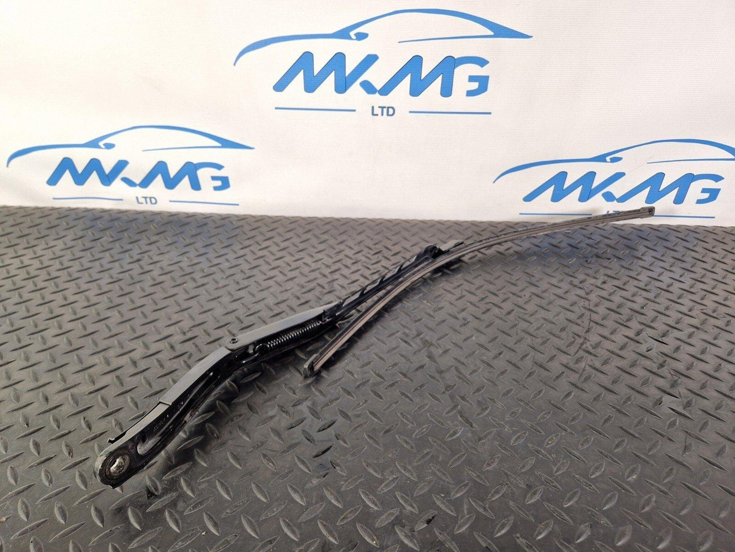 11-19 MERCEDES BENZ ML W166 GENUINE FRONT RIGHT WINDSCREEN WIPER ARM A1668201040