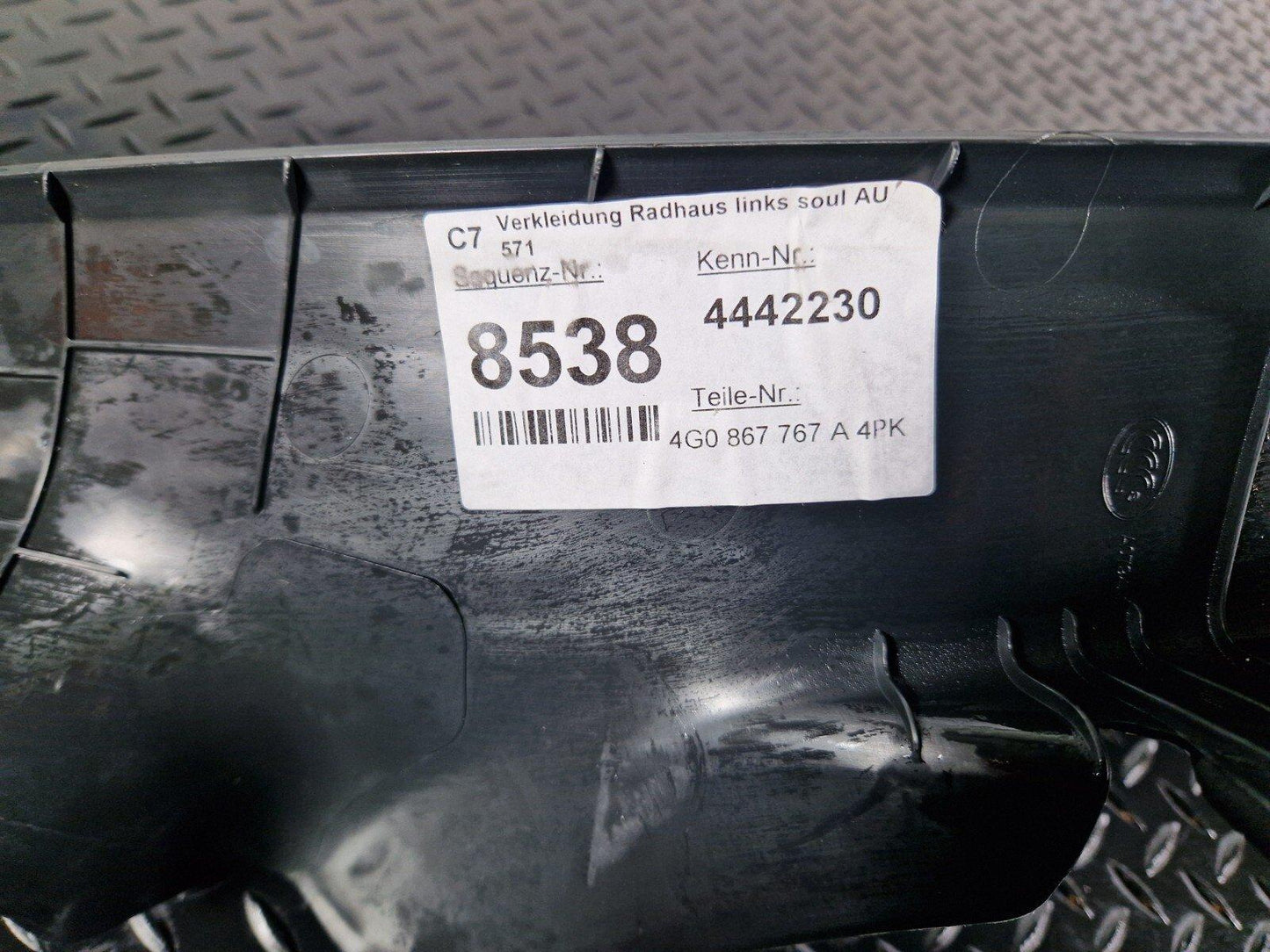 12-18 AUDI A6 C7 GENUINE REAR LEFT LOWER C PILLAR TRIM BLACK 4G0867767A