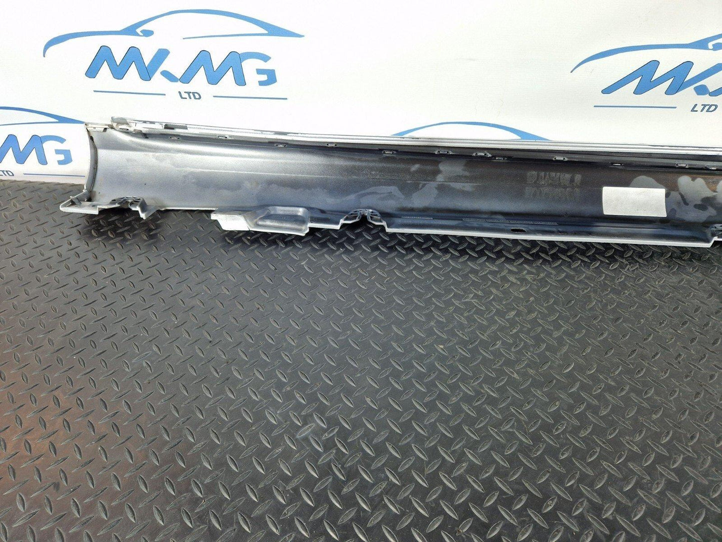 14-21 MERCEDES BENZ C CLASS SALOON W205 LEFT SIDE SKIRT IN SILVER A2056907102
