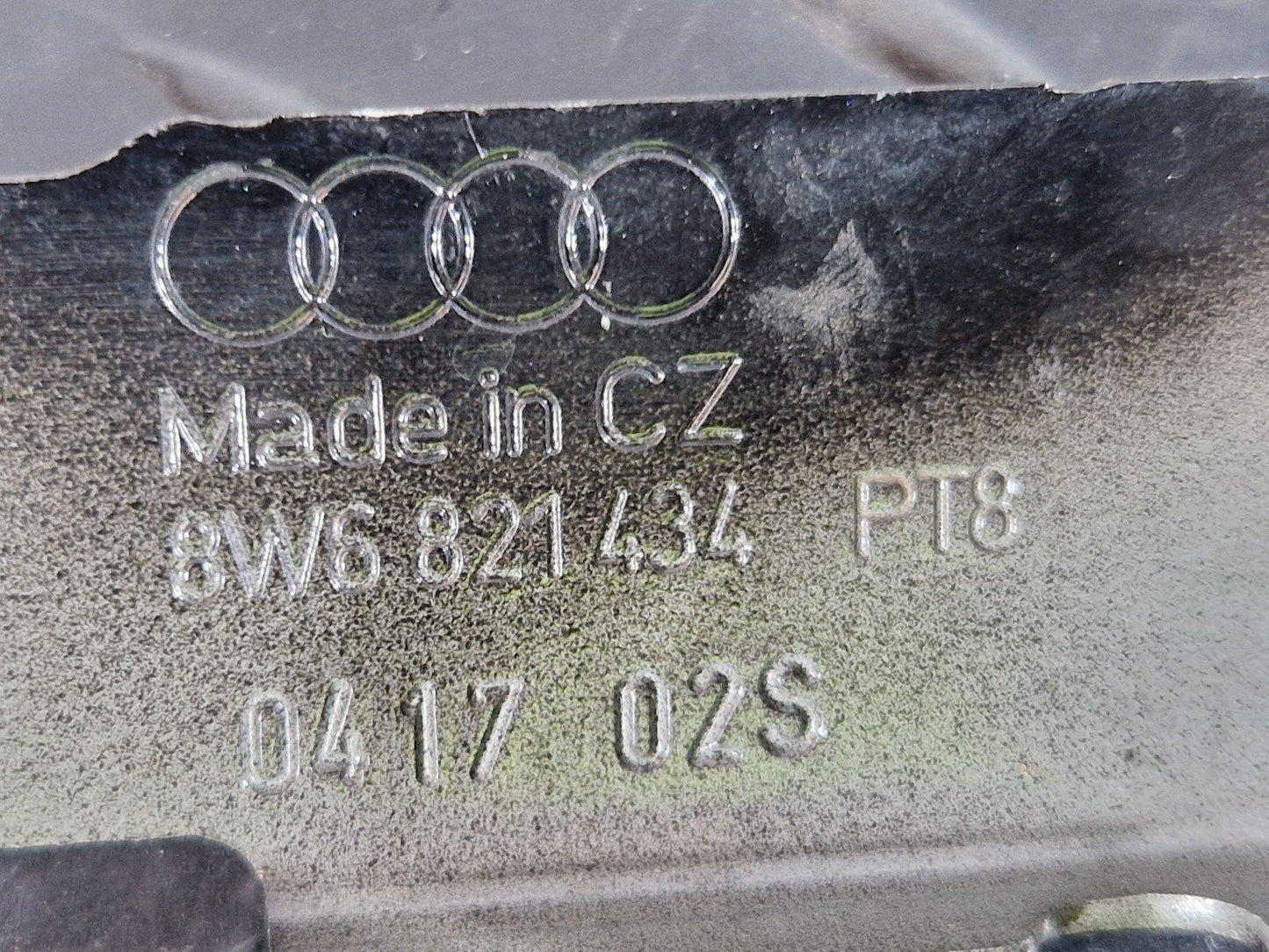 17-24 AUDI S5 F5 GENUINE FRONT RIGHT O/S WING FENDER BRACKET 8W6821434