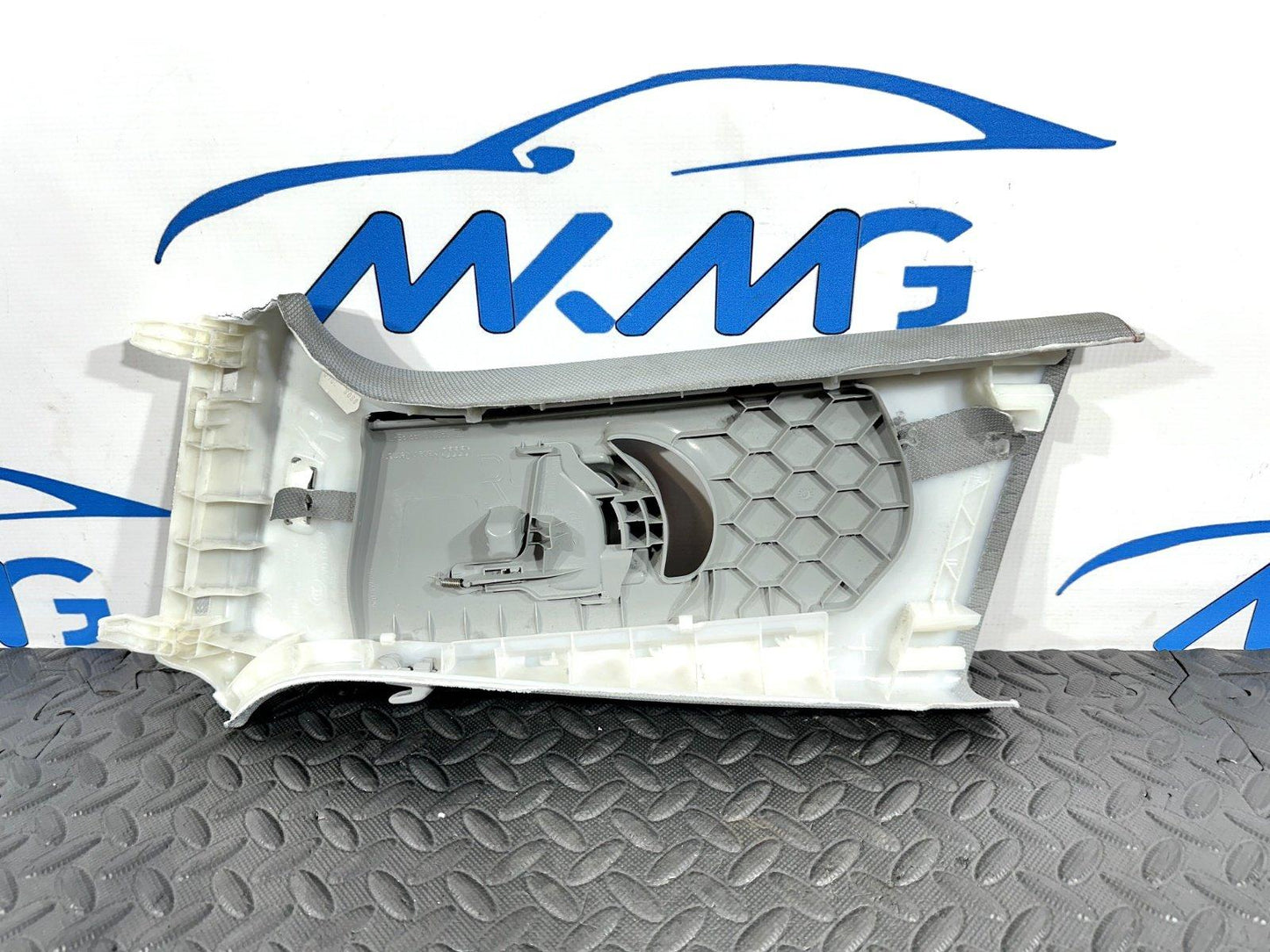16-19 AUDI A4 B9 GENUINE RIGHT DRIVER SIDE B-PILLAR TRIM COVER 8W0867244E