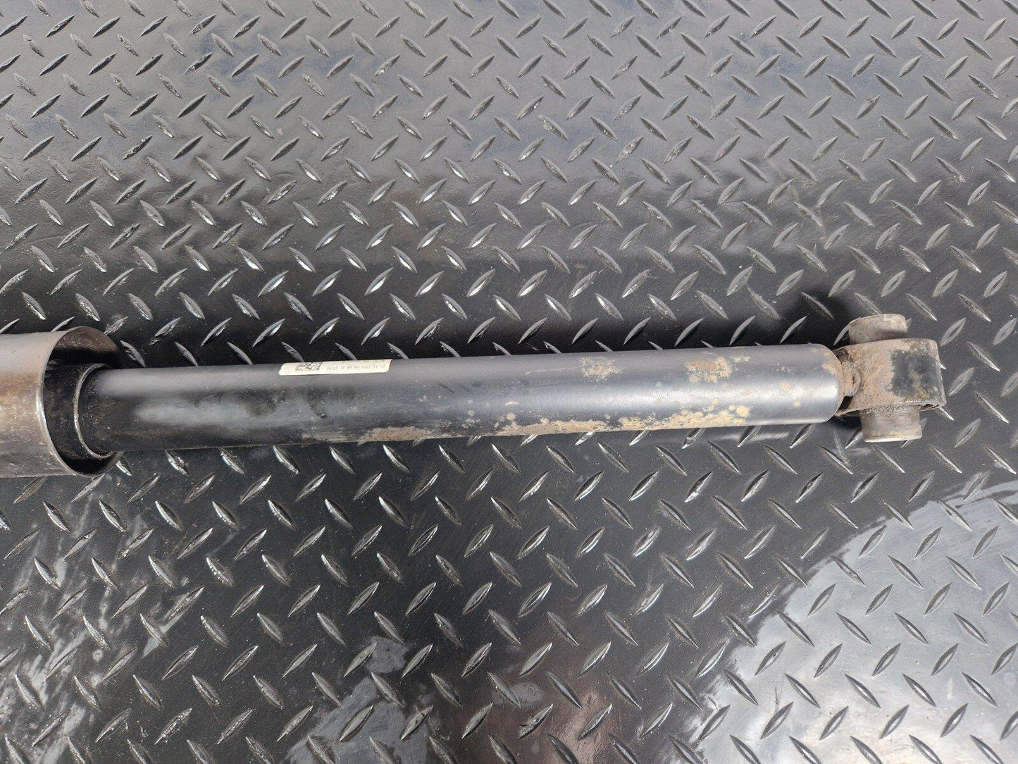 16-19 AUDI A4 B9 REAR LEFT OR RIGHT COMPLETE SHOCK ABSORBER 8W0513028N 8W0035P