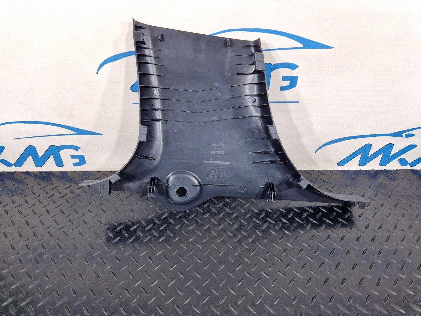 14-20 MERCEDES GLA X156 GENUINE DRIVER SIDE N/S LOWER B-PILLAR TRIM A1766920200