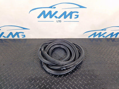 12-18 AUDI A6 C7 REAR LEFT DOOR RUBBER SEAL FITS BOTH LEFT OR RIGHT 4G5833721A