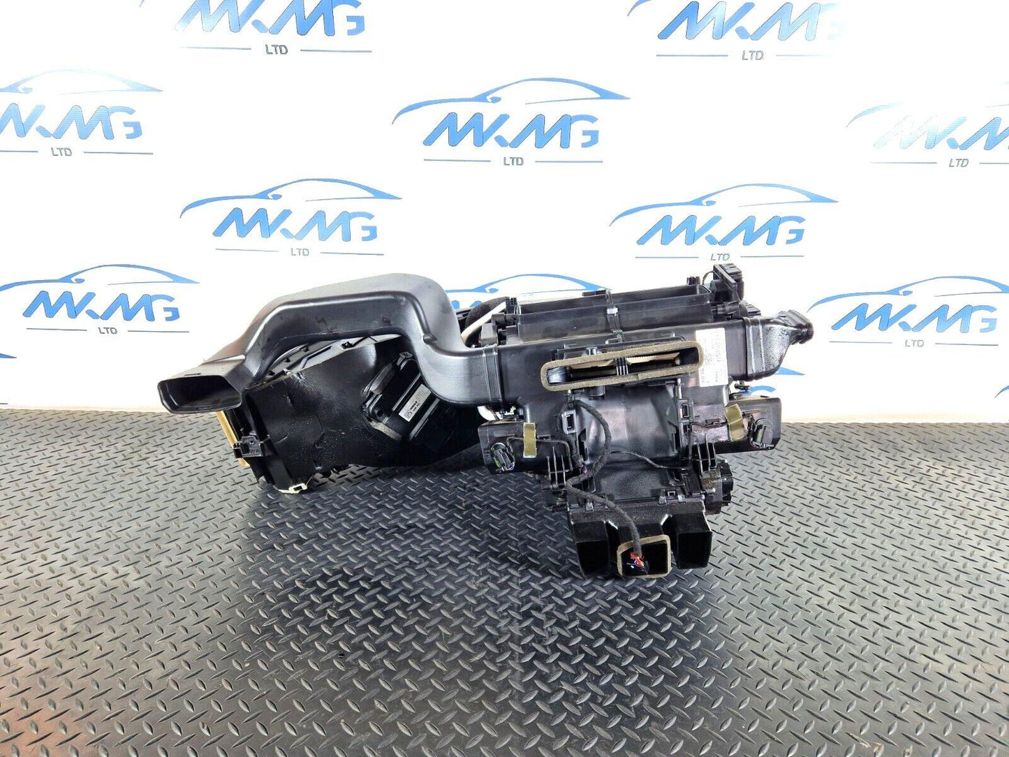 16-19 AUDI A4 AVANT B9 S-LINE GENUINE HEATER MATRIX COMPLETE BOX 8W2816005L