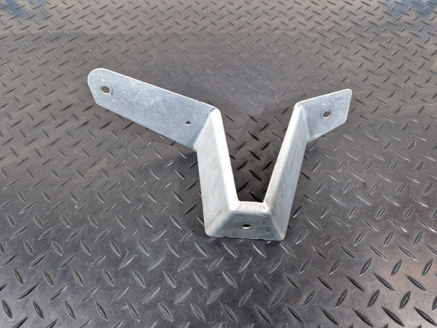 MERCEDES BENZ VITO W447 OEM REAR RIGHT SIDE WALL TRIM BRACKET HOLDER A4476920414