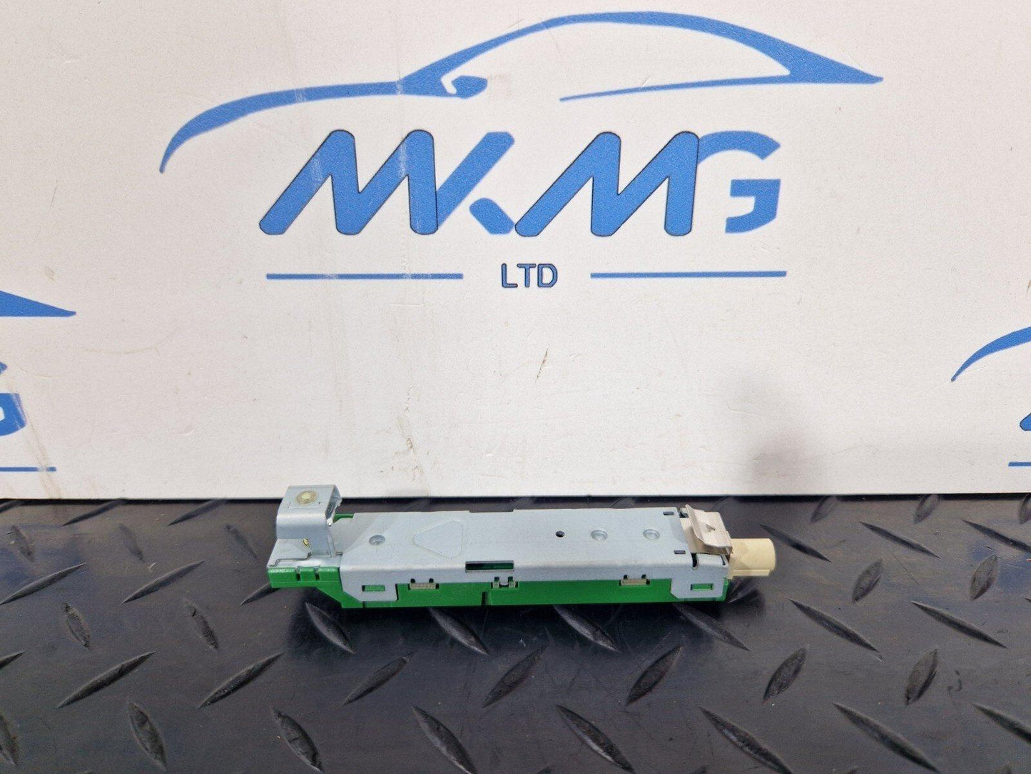16-23 AUDI S5 COUPE GENUINE ANTENNA AMPLIFIER BOOSTER 8W6035225