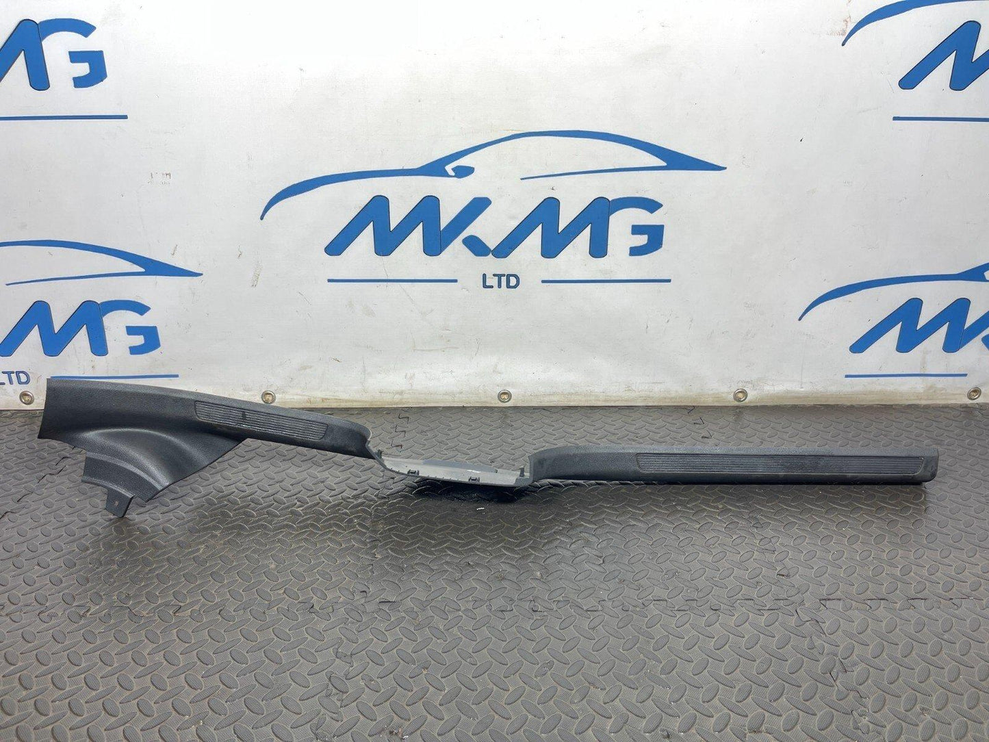 17-20 VW GOLF MK7.5 Door Left Interior Sill Trim 5G4853371C 5G4853369