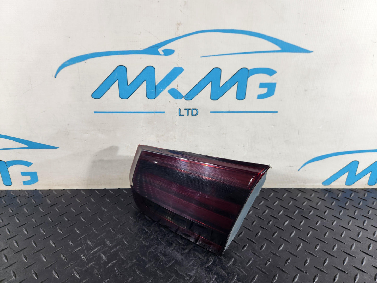 BMW 118i F40 Hatchback Genuine Right Side Rear Inner Tail Light H8736912005