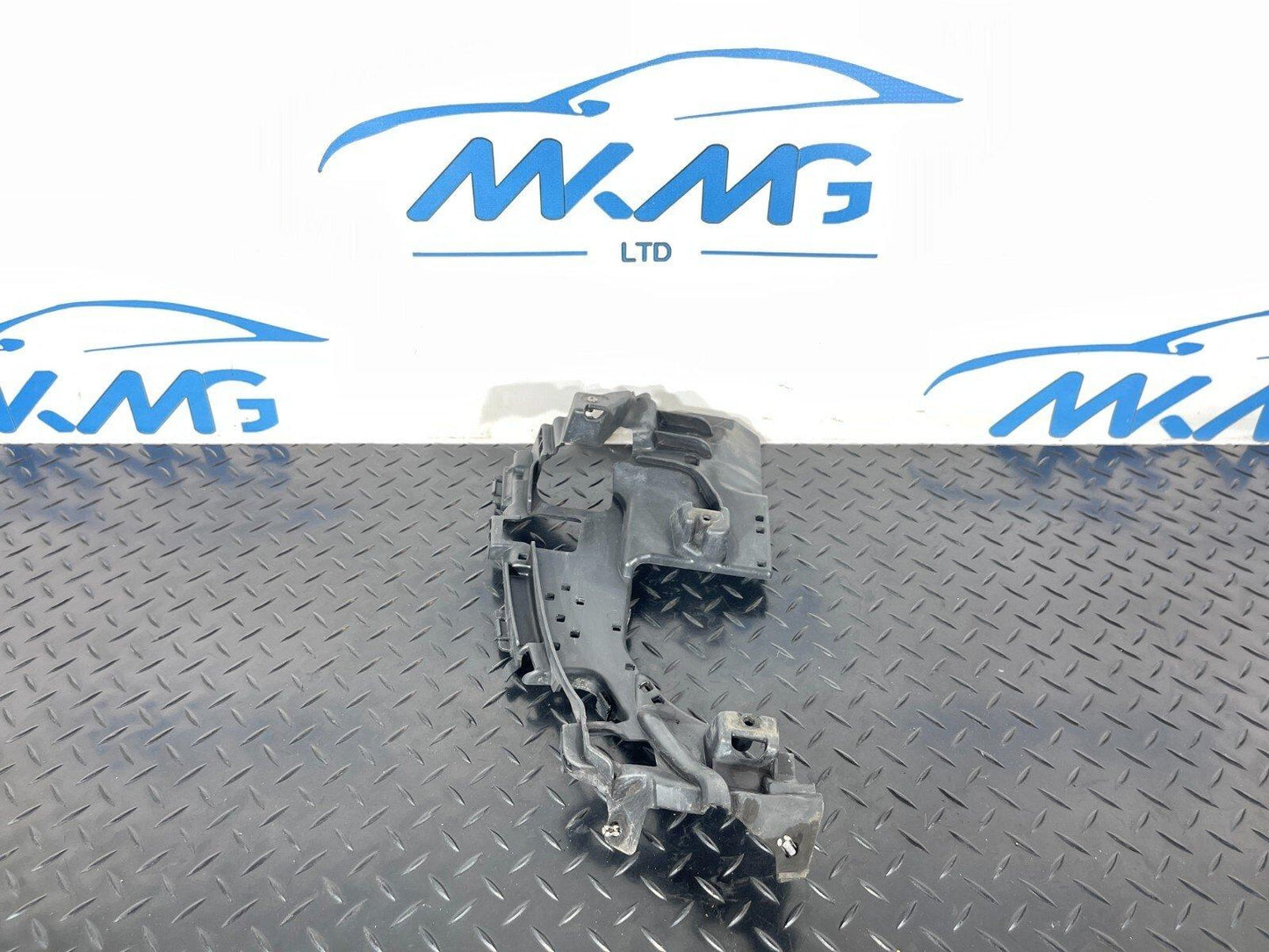 14-21 MERCEDES BENZ C350E W205 REAR LEFT BUMPER BRACKET A2058855114
