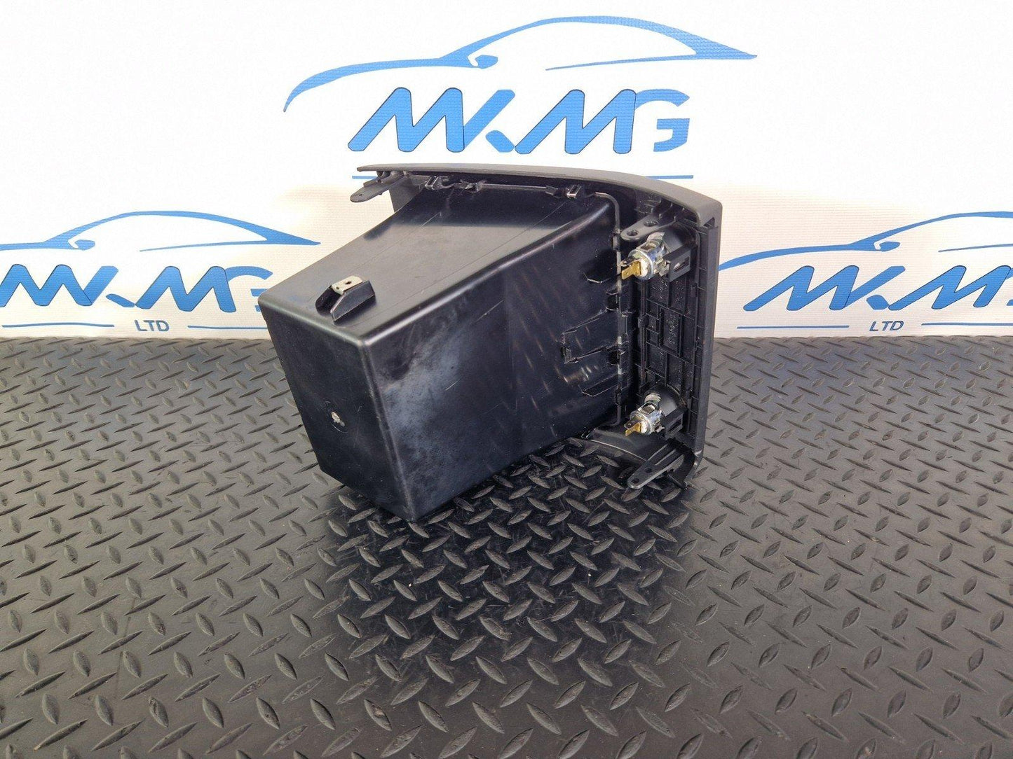 GENUINE BMW X5 E70 REAR CONSOLE COMPARTMENT BOX AND 12V SOCKET 6963377
