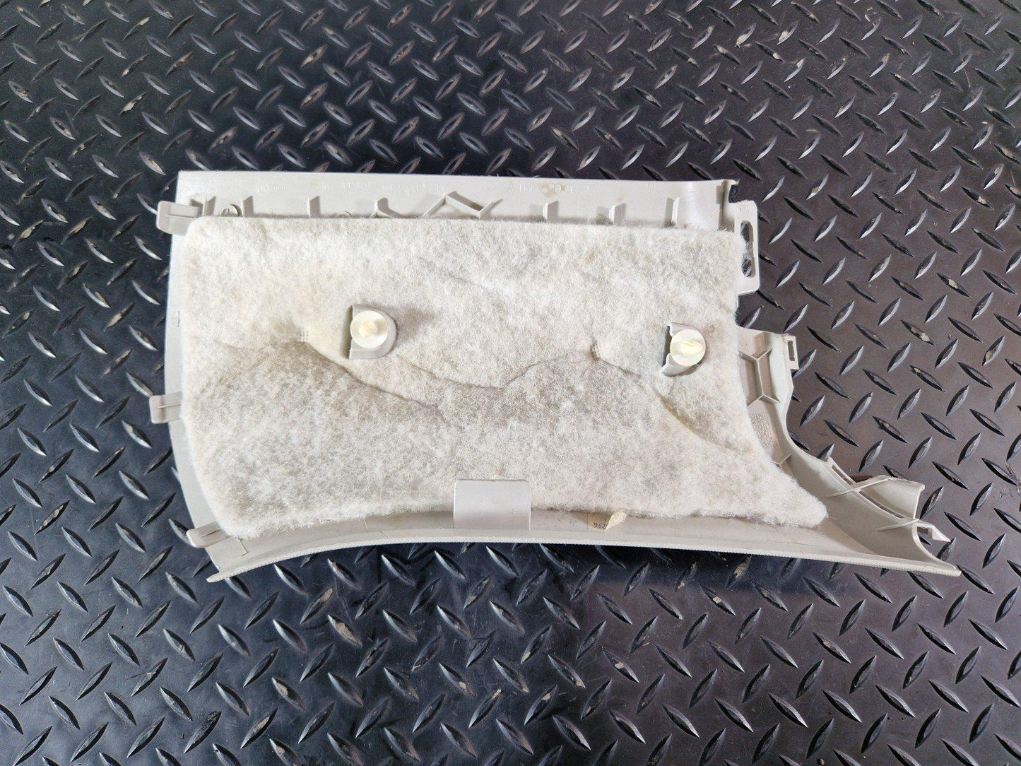 16-19 MERCEDES BENZ GLE ML W166 GENUINE RIGHT O/S PILLAR TRIM A1666900625