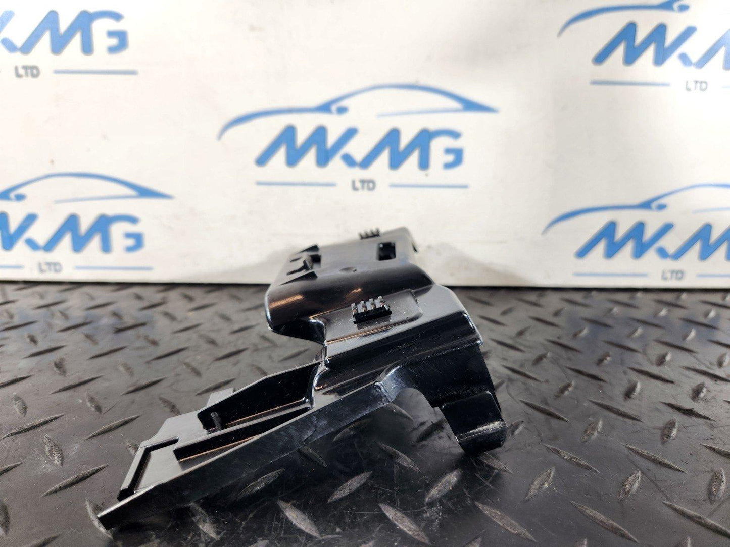 16-20 AUDI Q7 4M INTERIOR RIGHT A-PILLAR SPEAKER TRIM BRACKET 4M0867192