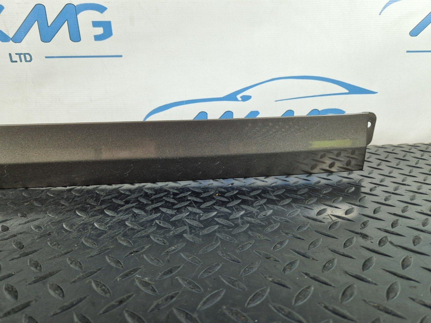 14-23 MERCEDES VITO W447 RIGHT SIDE SLIDING DOOR RUNNER COVER  A4476900170