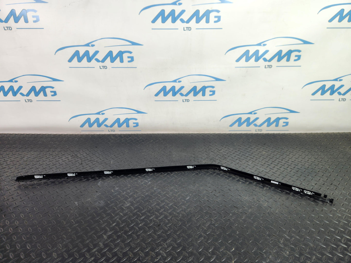 Range Rover Evoque SUV Right Upper Door Moulding Trim Damaged K8D2208A96AB