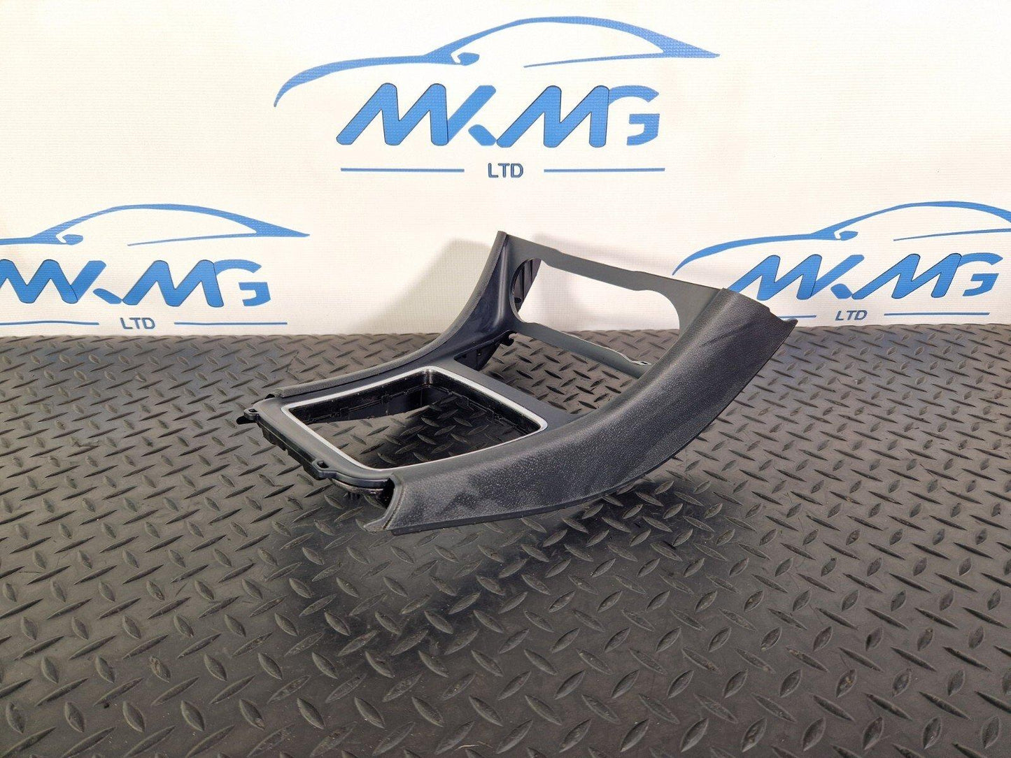 14-19 MERCEDES BENZ GLA X156 OEM GENUINE CENTRE CONSOLE TRIM A1766809900