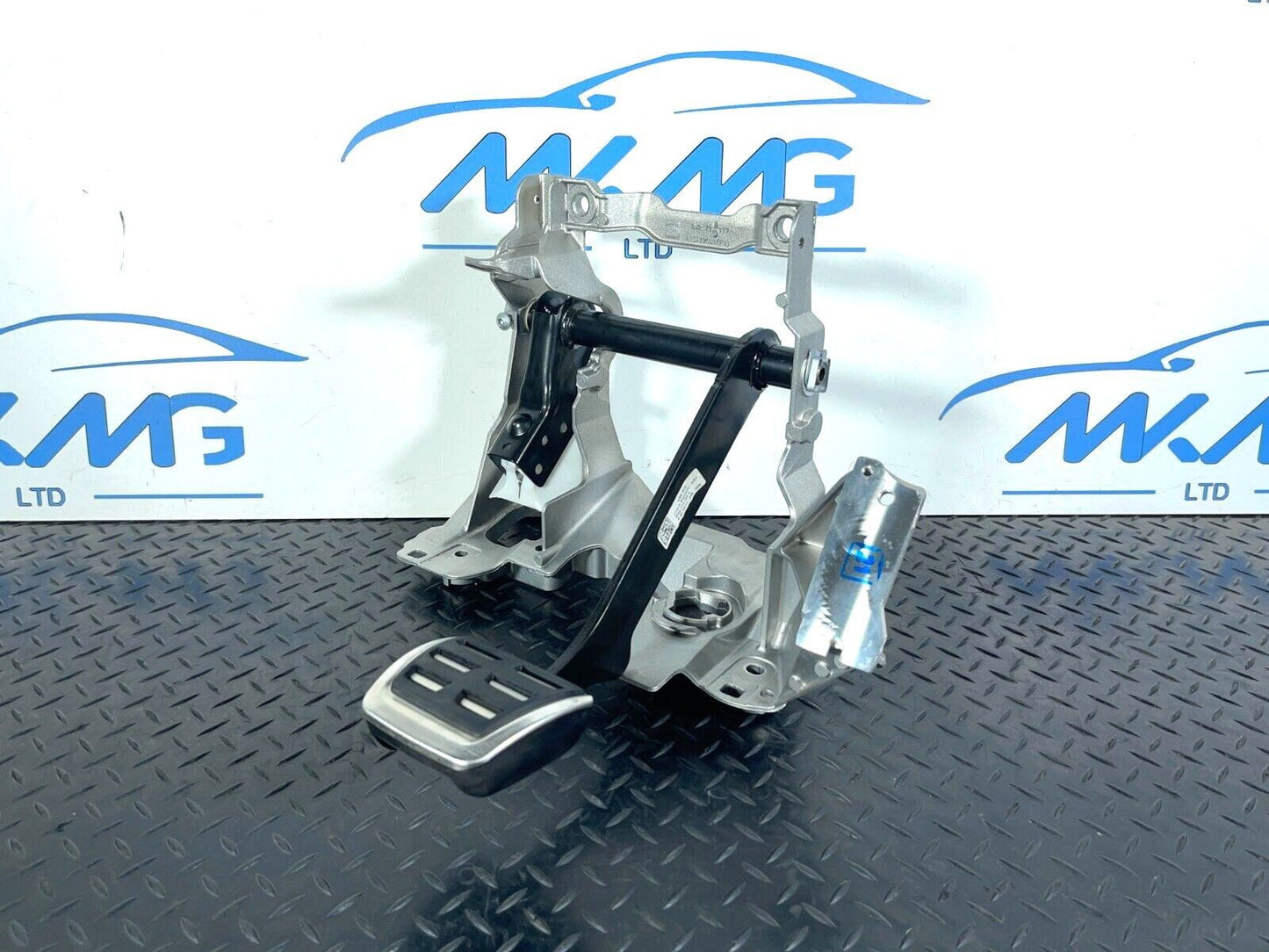 16-23 AUDI A5 F5 SPORTBACK AUTOMATIC GEARBOX BRAKE PEDAL & FRAME 8W2723140A