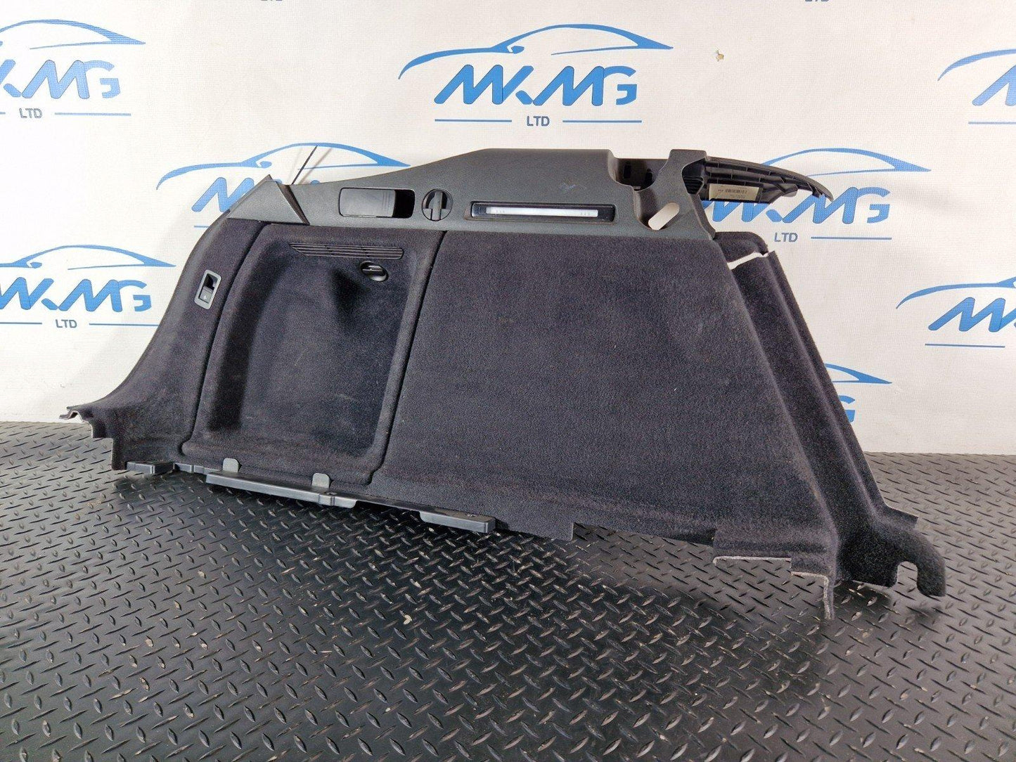 16-19 AUDI A4 B9 ESTATE GENUINE REAR LEFT N/S SIDE BOOT TRIM PANEL 8W9863879
