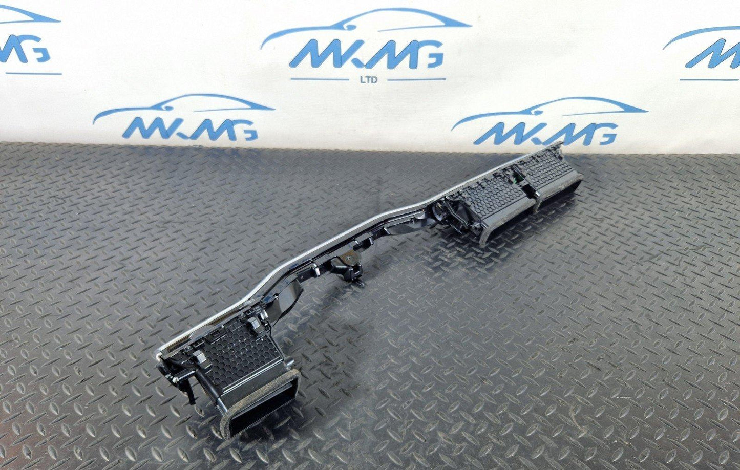 19-ON RANGE ROVER EVOQUE L551 DASHBOARD AIR VENT GRILLE SURROUND TRIM