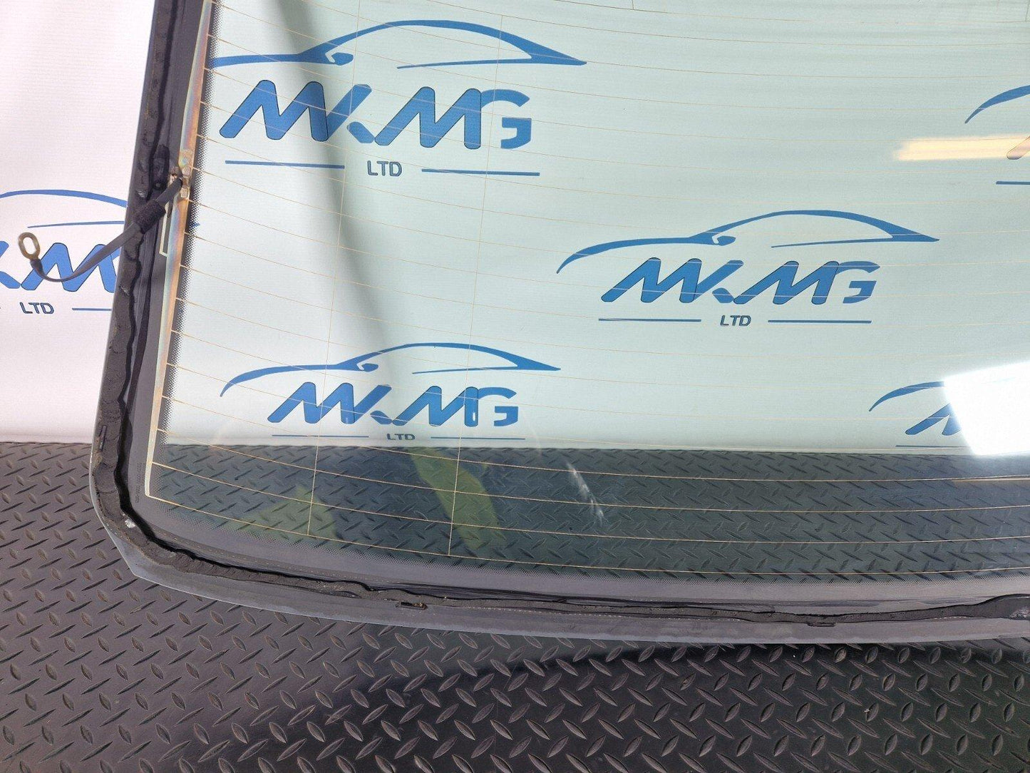 16-19 AUDI A4 B9 REAR WINDSHIELD WINDSCREEN WINDOW GLASS 8W5845501