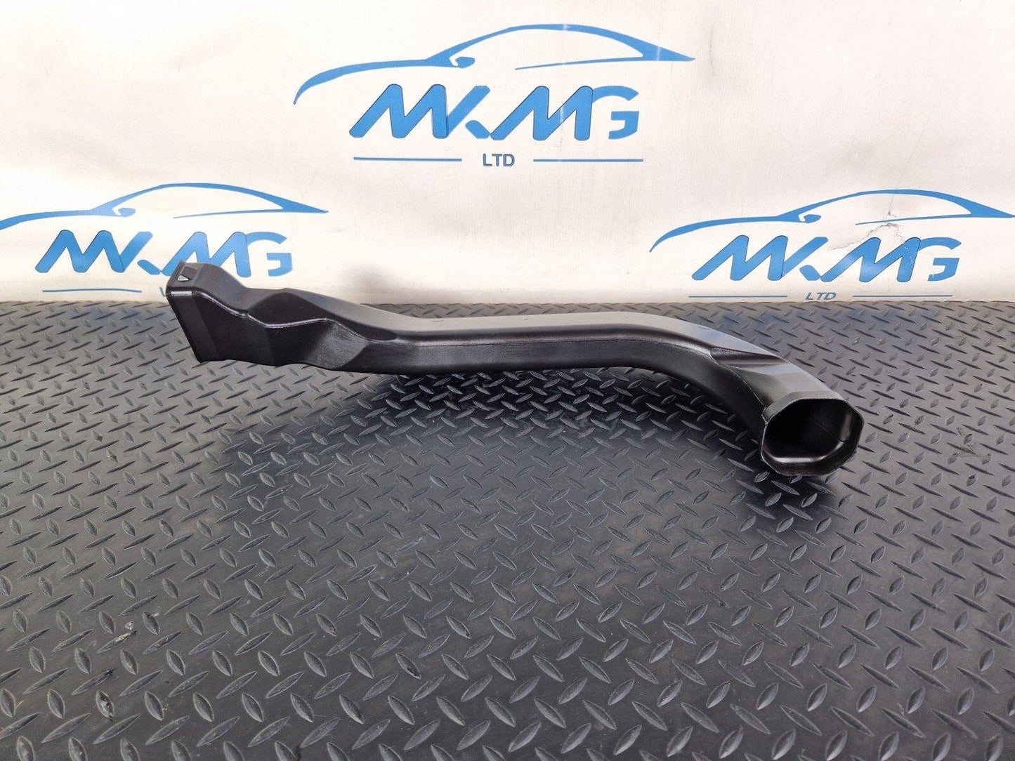 18-ON MERCEDES BENZ SPRINTER W907 AIR DUCT A9078310800