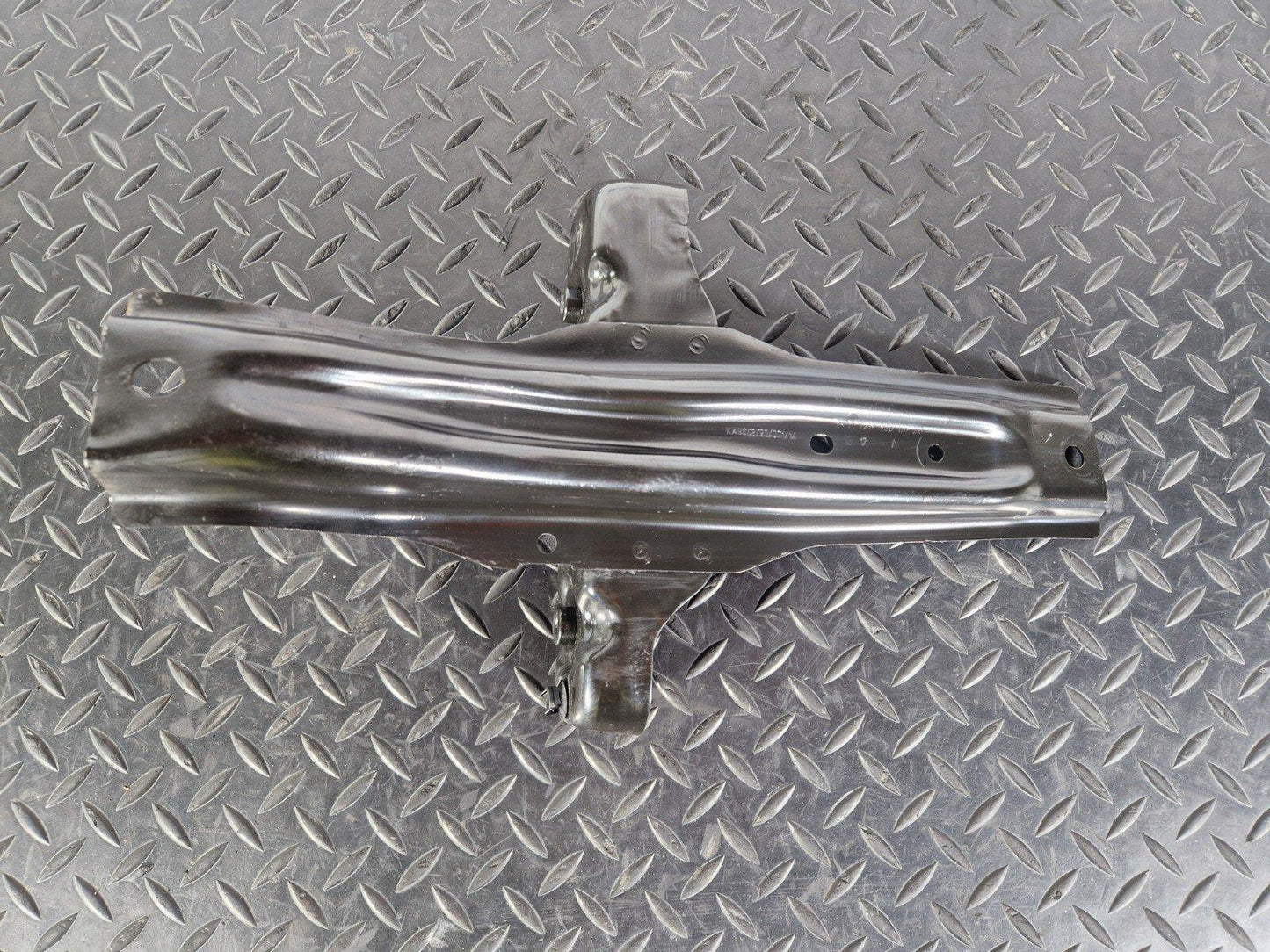 14-20 MERCEDES BENZ GLA200 X156 GENUINE OEM BRACKET HOLDER A2465200020
