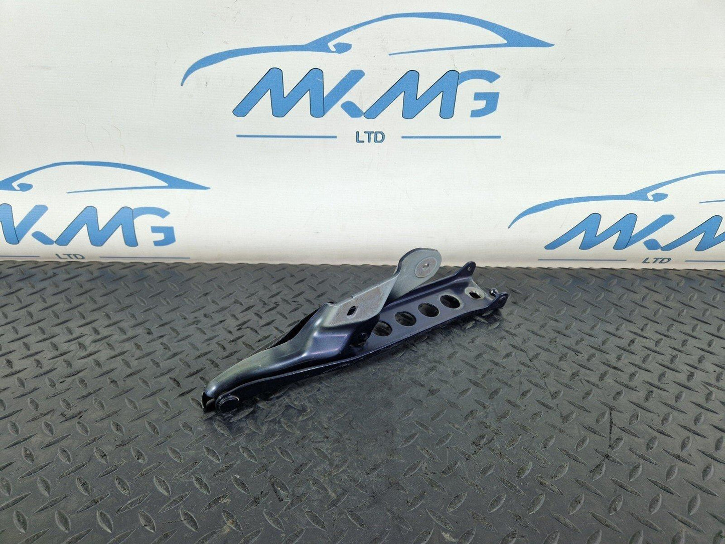 10-17 AUDI A8 4H FRONT LEFT N/S BONNET HOOD HINGE IN BLUE 4H0823301D