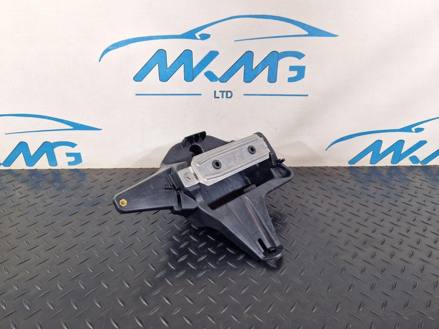 14-21 MERCEDES BENZ C300h W205 GENUINE BATTERY HOLDER BRACKET A2055451640
