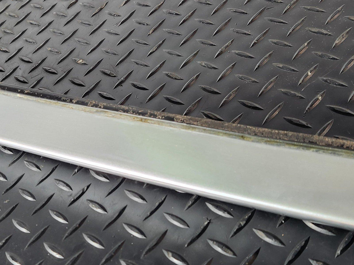16-22 MERCEDES BENZ X253 GENUINE RIGHT O/S ROOF RAIL RACK A2538900493