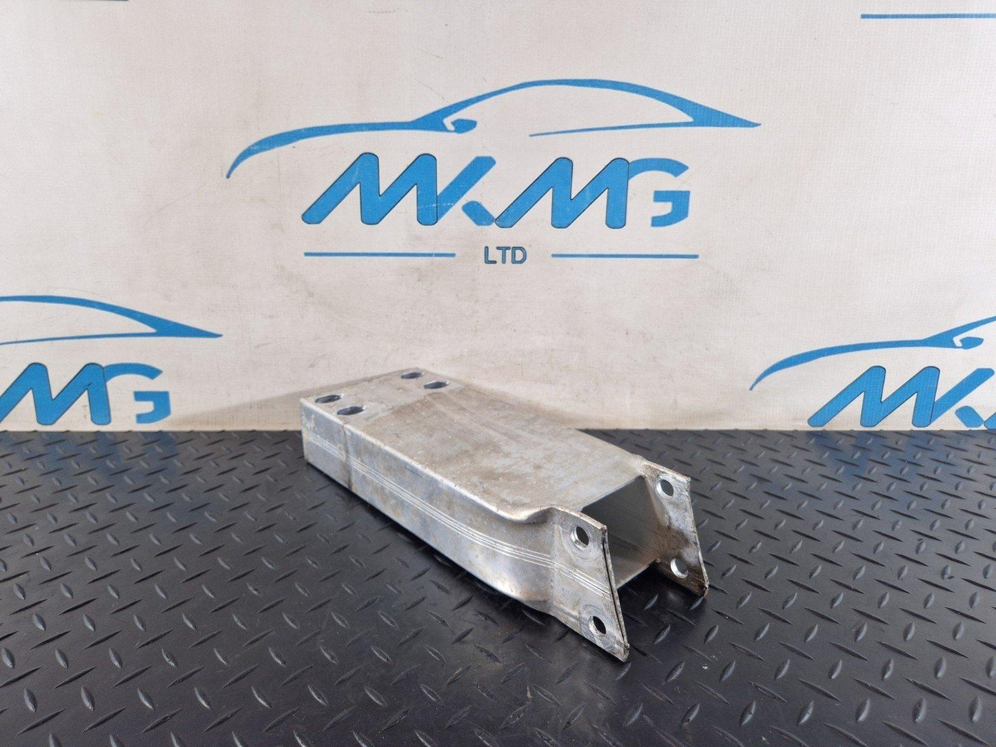 16-22 MERCEDES BENZ X253 FRONT RIGHT SIDE CRASH BAR SUPPORT MOUNT A2136201600