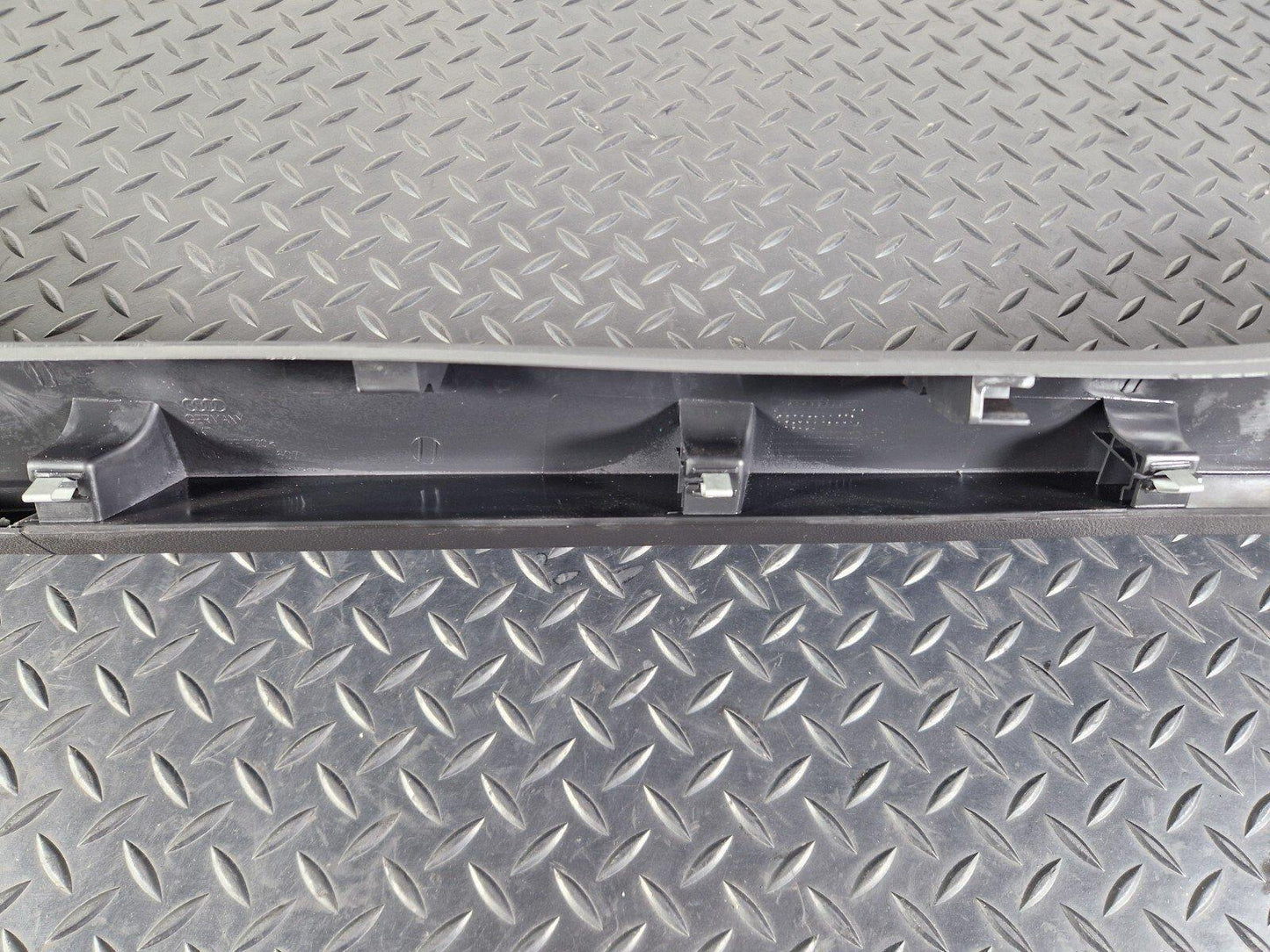 10-18 AUDI A7 4G S-LINE GENUINE BOOT LID LEFT SIDE TRIM INNER PANEL 4G8867607