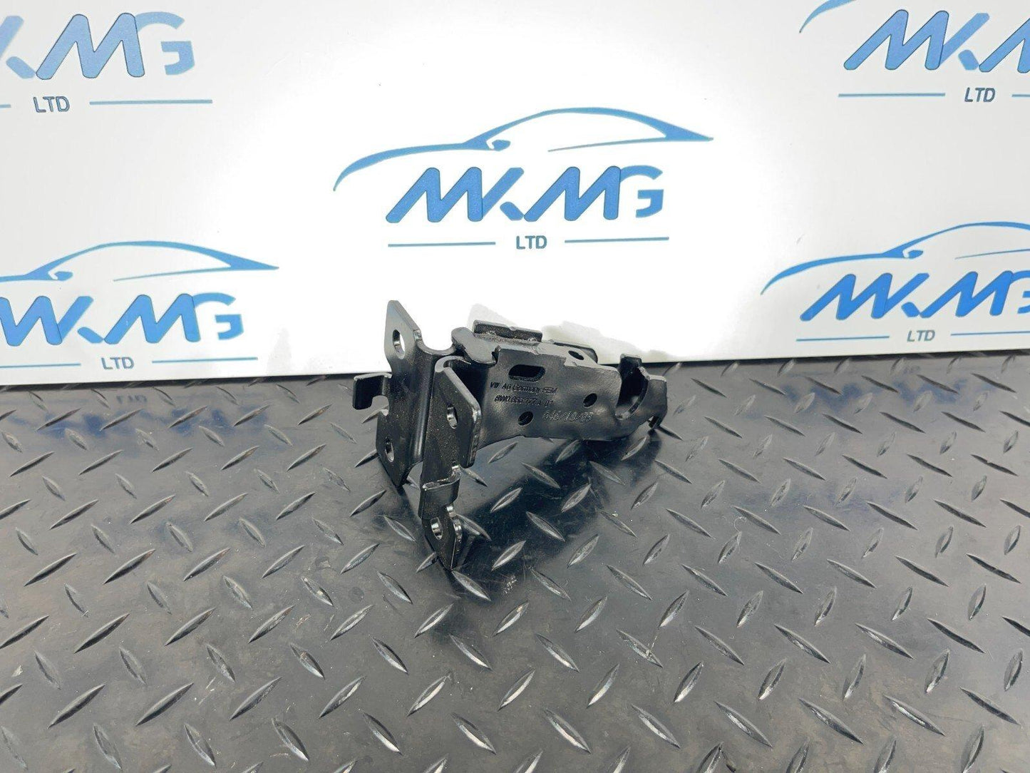 16-19 AUDI A4 B9 REAR SEAT BRACKET MOUNT 8W0886177A