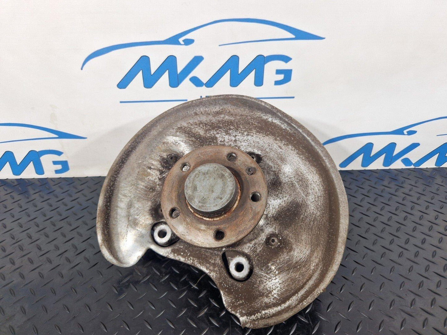 16-19 AUDI A4 B9 AVANT GENUINE REAR LEFT N/S WHEEL HUB & BEARING 8W0505459E