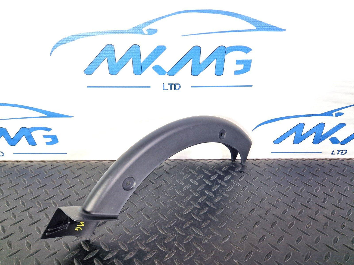 16-19 AUDI A4 B9 GENUINE OEM BOOT LID RIGHT SIDE HINGE TRIM COVER 8W5971822