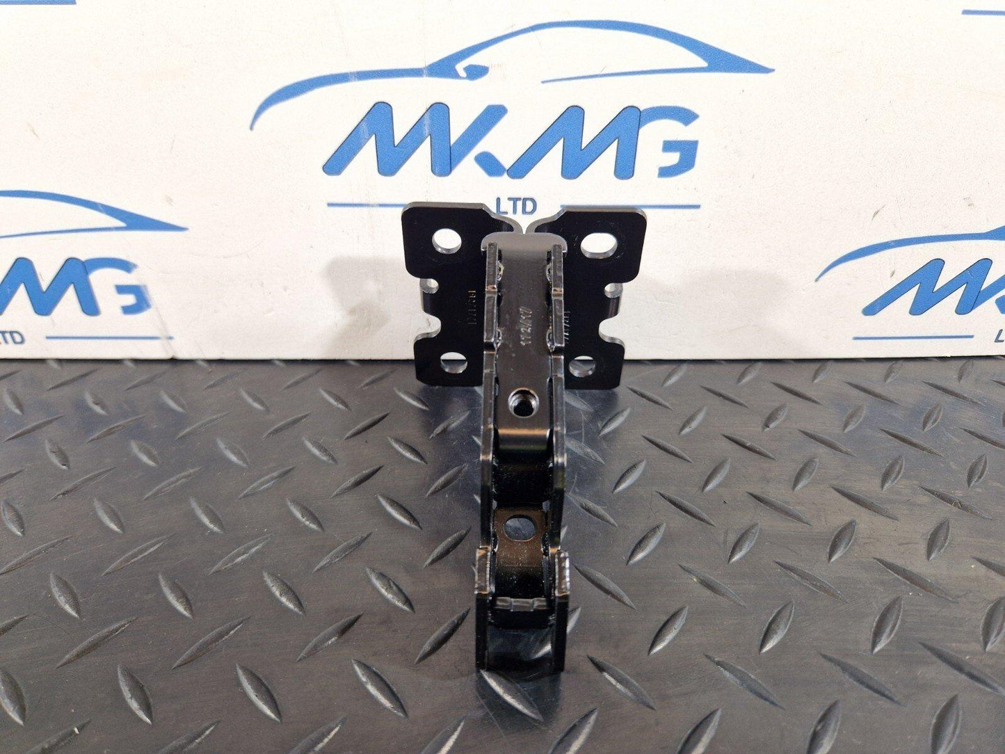 16-19 AUDI A4 B9 GENUINE OEM REAR CENTRE SEAT BRACKET MOUNT 8W0886177A