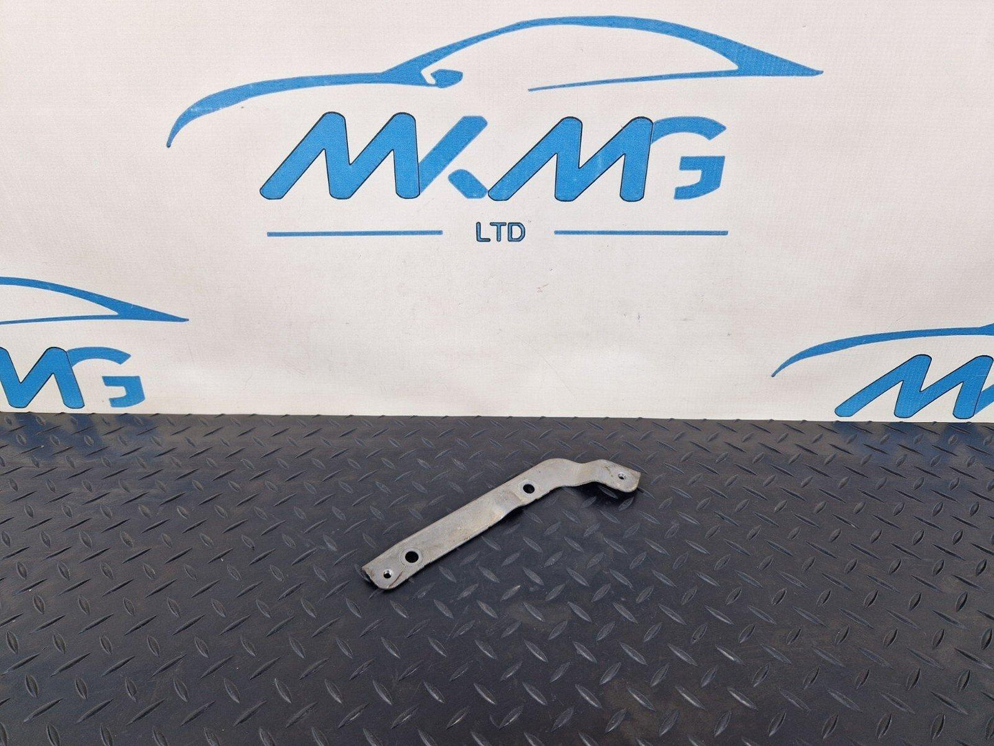 18-ON MERCEDES BENZ SPRINTER W907 STARTER MOUNT SUPPORT BRACKET A6511510040