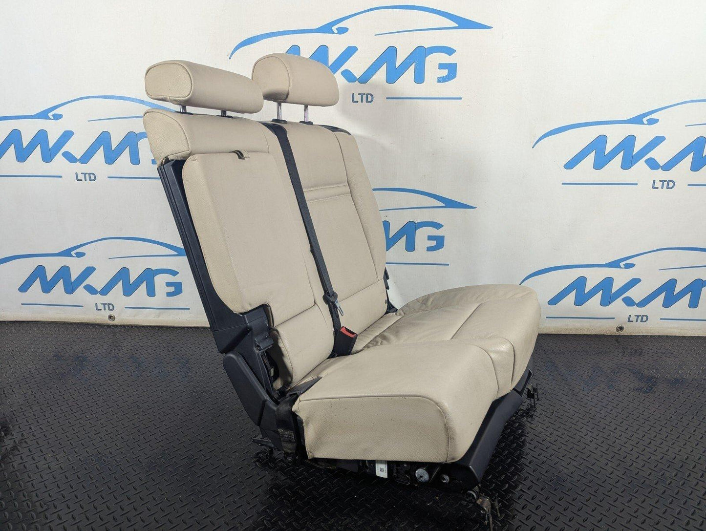 10-13 BMW X5 E70 LCI GENUINE REAR LEFT SEAT WITH ARM REST 6975461