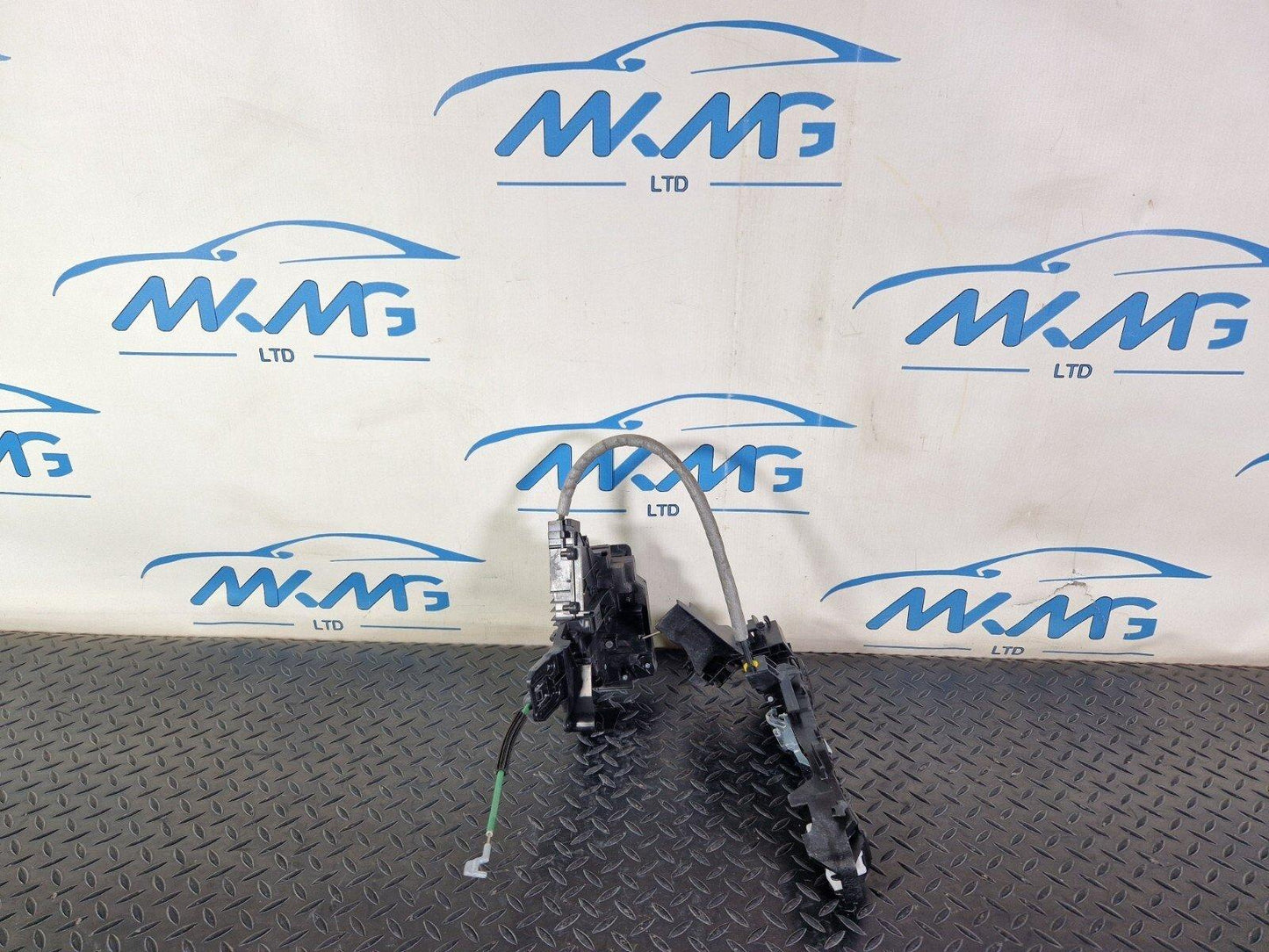 14-21 MERCEDES C200 W205 FRONT RIGHT SIDE DOOR LOCK LATCH MECHANISM A2057230414