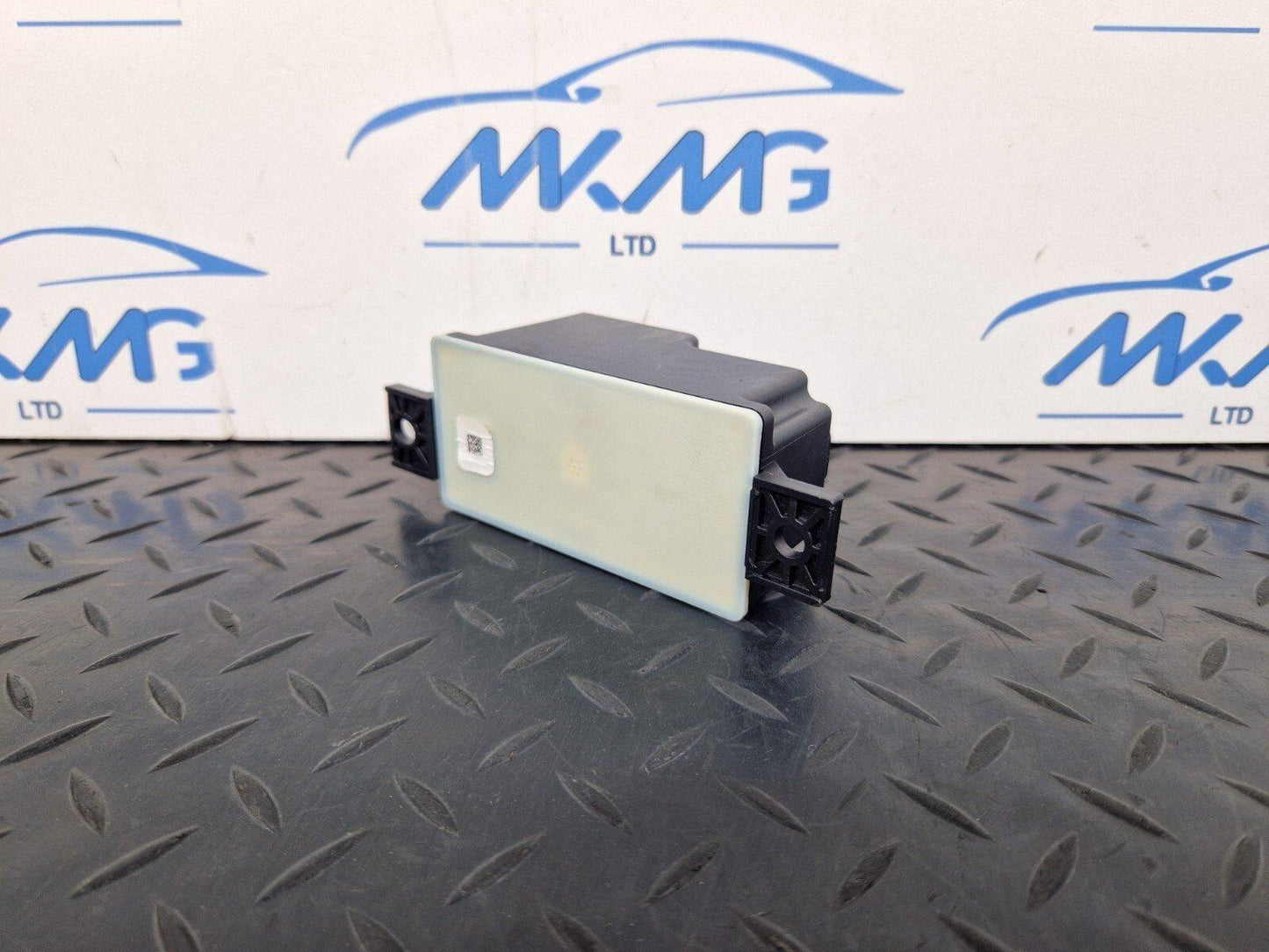 14-21 MERCEDES BENZ C200d W205 CONVERTER REGULATOR CONTROL MODULE A2059053414