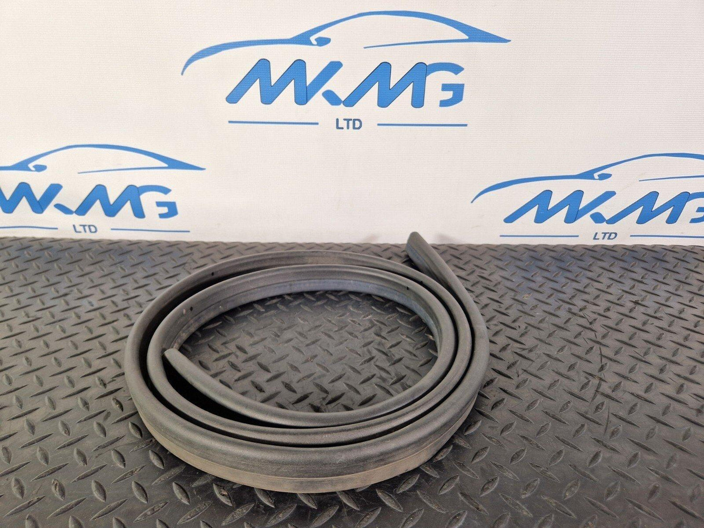 11-19 MERCEDES BENZ ML W166 GENUINE ENGINE BONNET HOOD GASKET SEAL