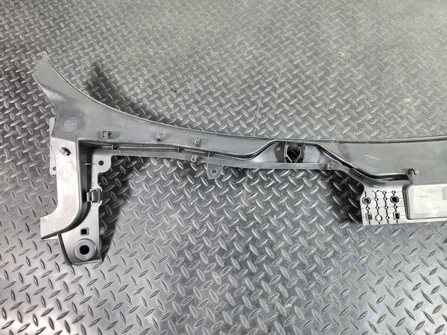 Land Rover Range Rover Evoque L551 SUV Windscreen Scuttle Panel Trim K8D24105B
