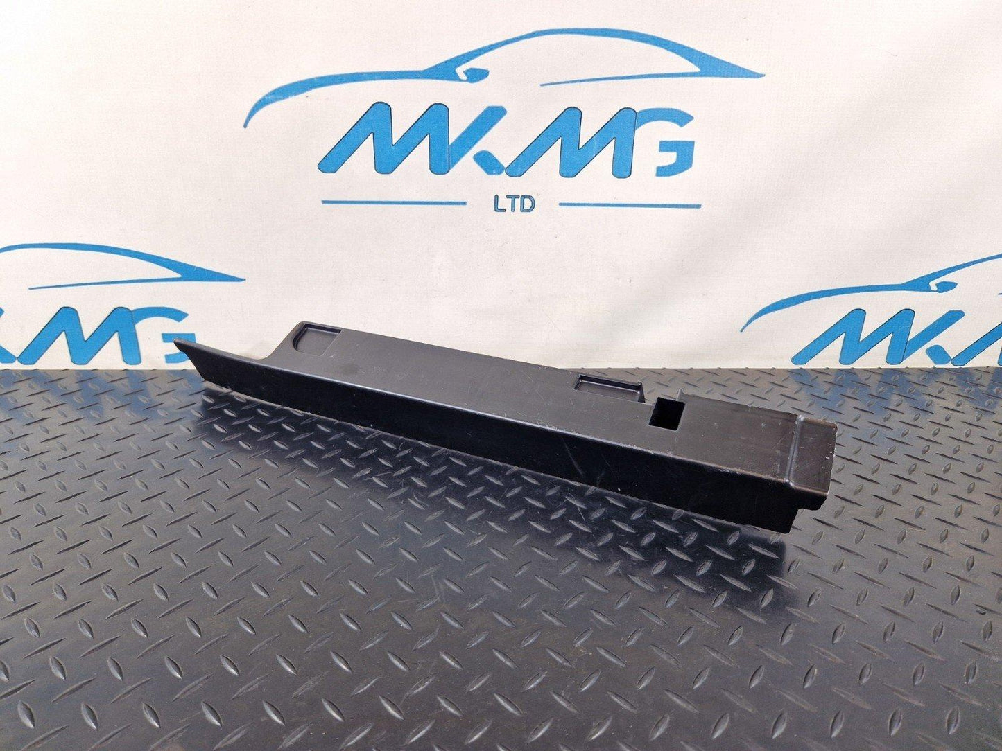 14-21 MERCEDES BENZ C300h W205 BOOT TRUNK LEFT COVER BRACKET TRIM A2056840126
