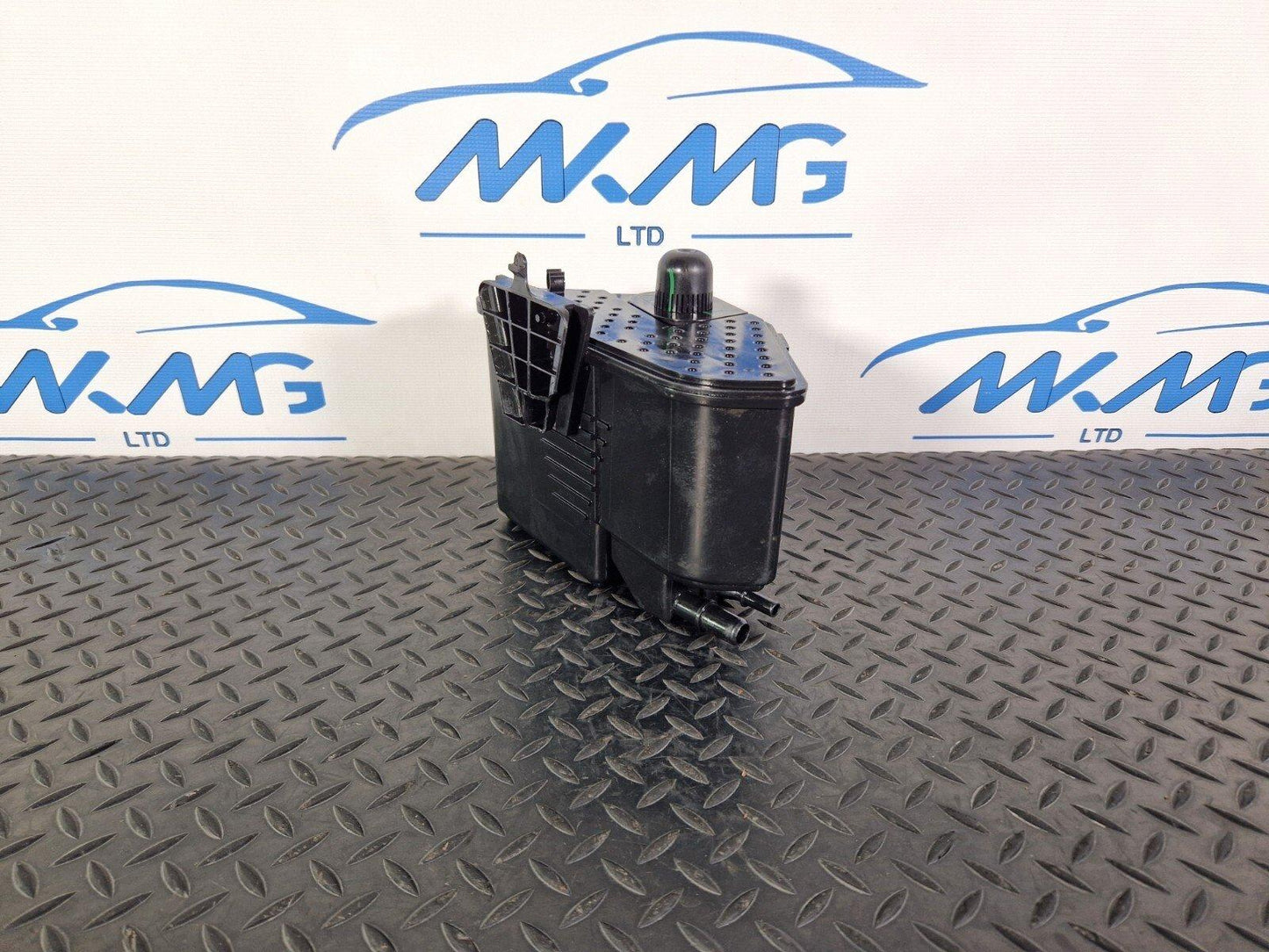 14-20 MERCEDES BENZ GLA 200 X156 OEM CARBON TANK FUEL VAPOUR A2464702900