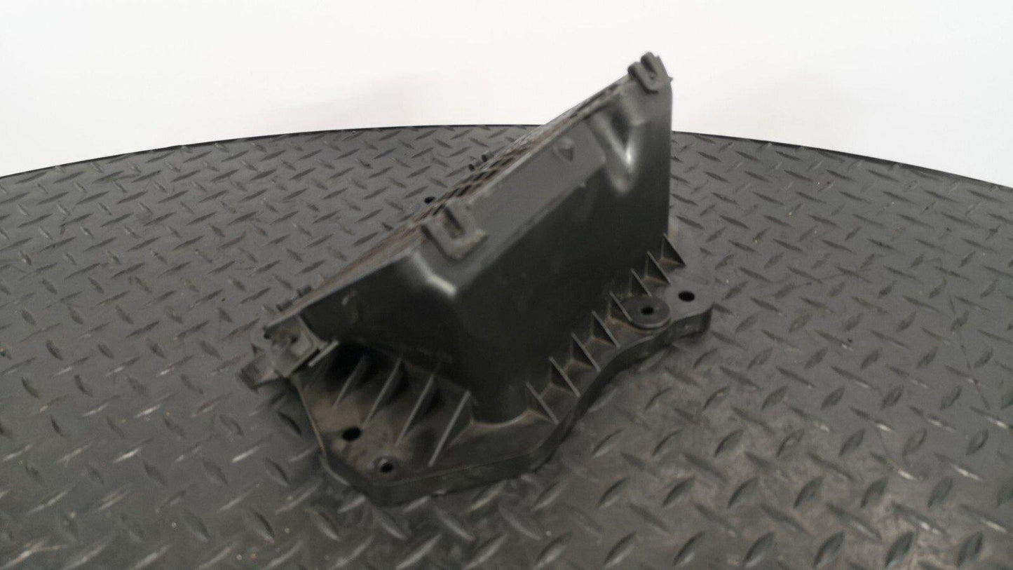 16-19 AUDI A4 B9 S-LINE GENUINE FRONT AIR INTAKE DUCT VENT 8W2819904A