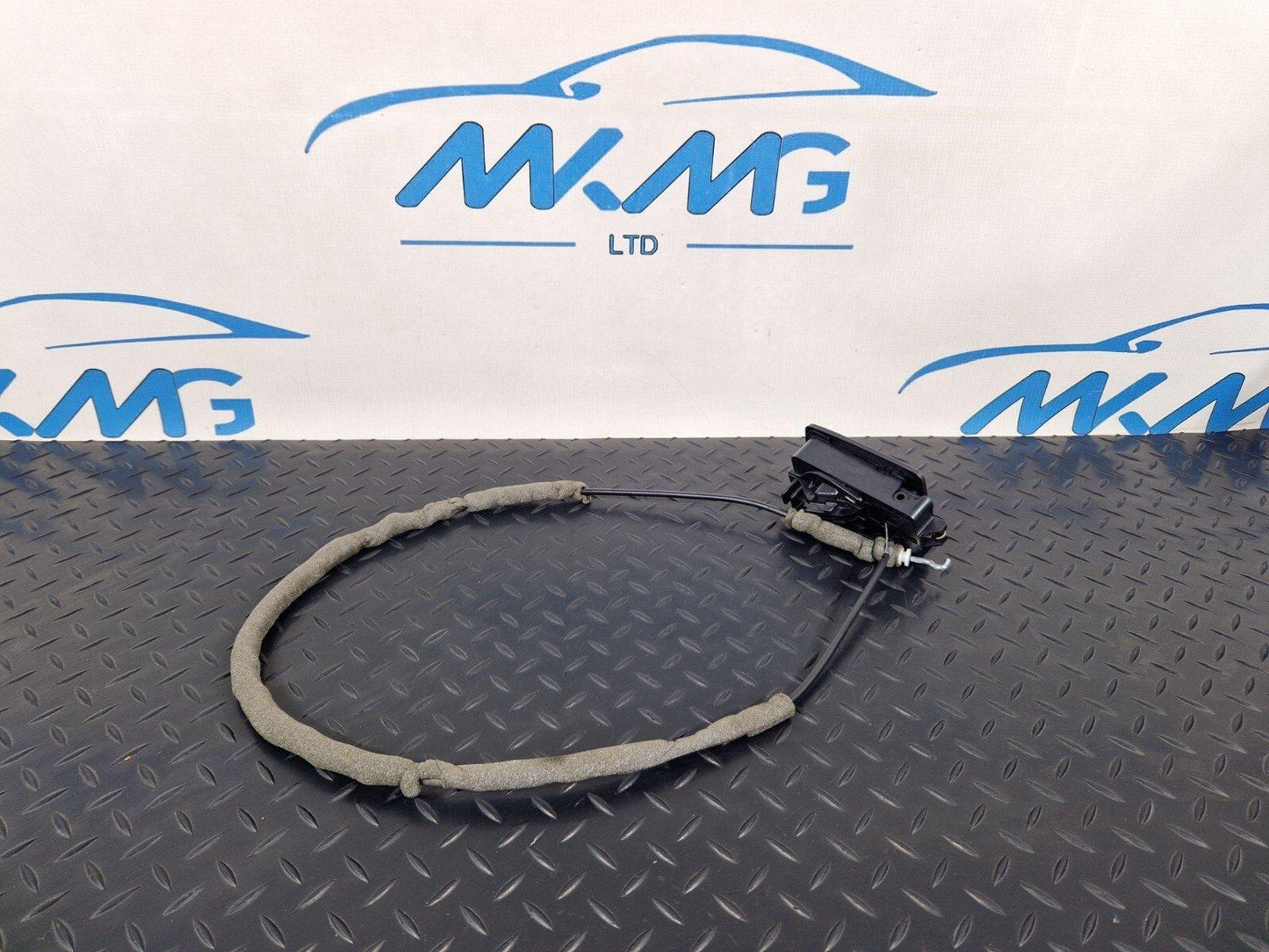 11-18 BMW 6 SERIES F06 GENUINE REAR SEAT RELEASE LOCK 7221850